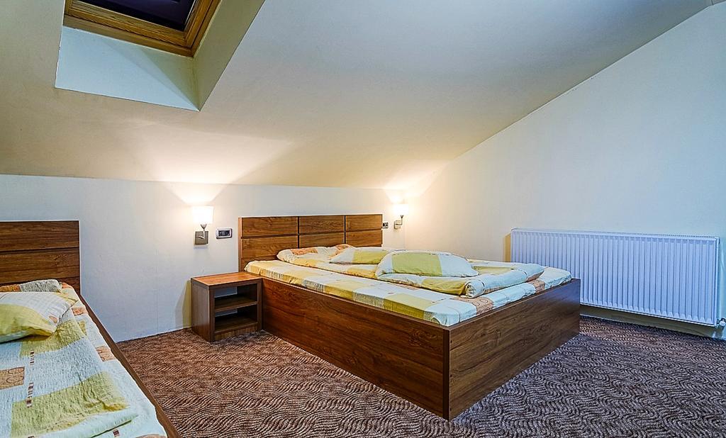 Panorama Pietrei Craiului Otel Zărneşti Dış mekan fotoğraf